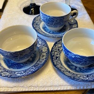 Blue and White Porcelain Teacup and Saucer Set - Classic Floral Pattern
